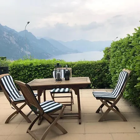 Mirella: Casa Vista Con Piscina