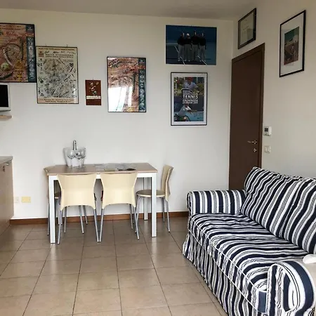 Mirella: Casa Vista Con Piscina Riva di Solto